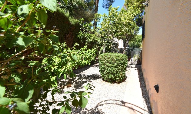 Resale - Villa -
Orihuela Costa - Los Balcones