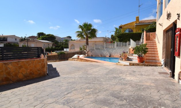 Resale - Villa -
Orihuela Costa - Los Balcones