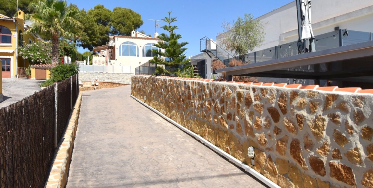 Resale - Villa -
Orihuela Costa - Los Balcones