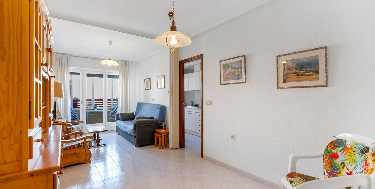 Resale - Apartment / flat -
Torrevieja - Centro