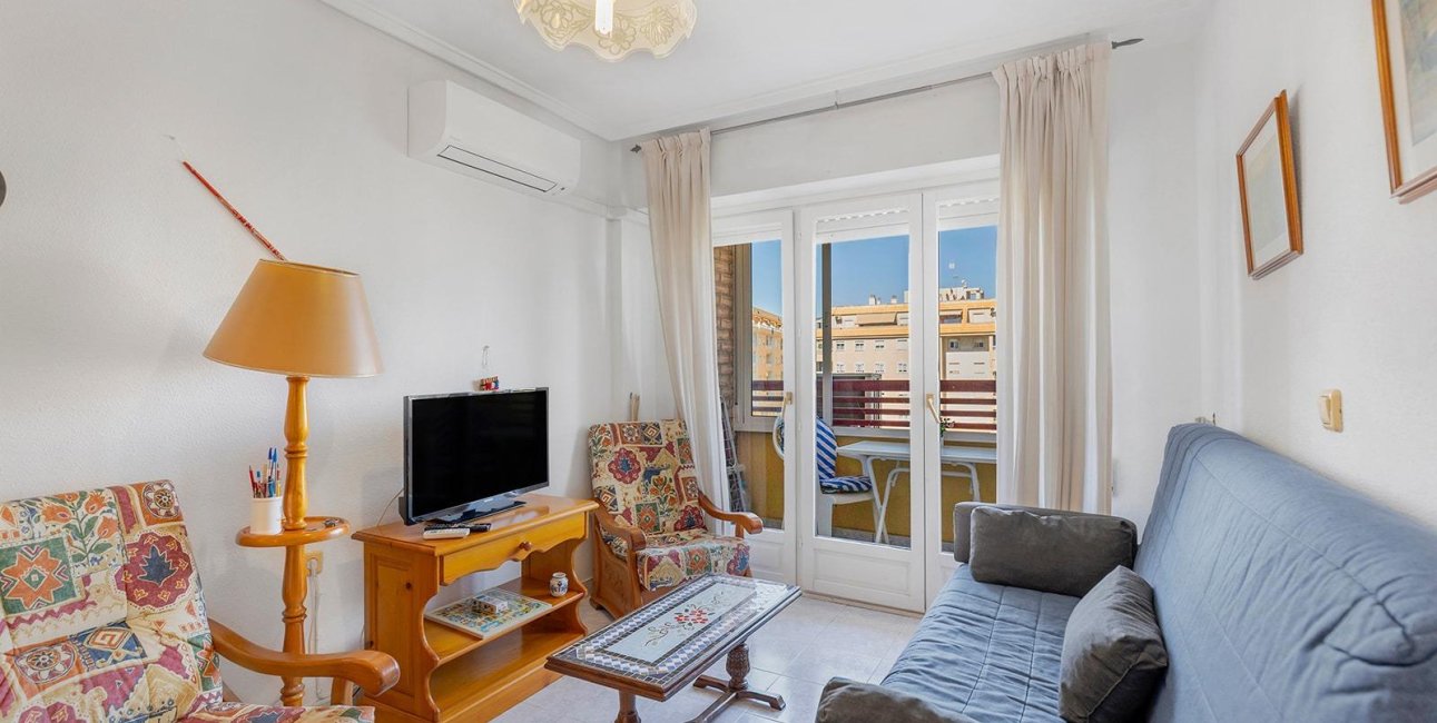 Resale - Apartment / flat -
Torrevieja - Centro