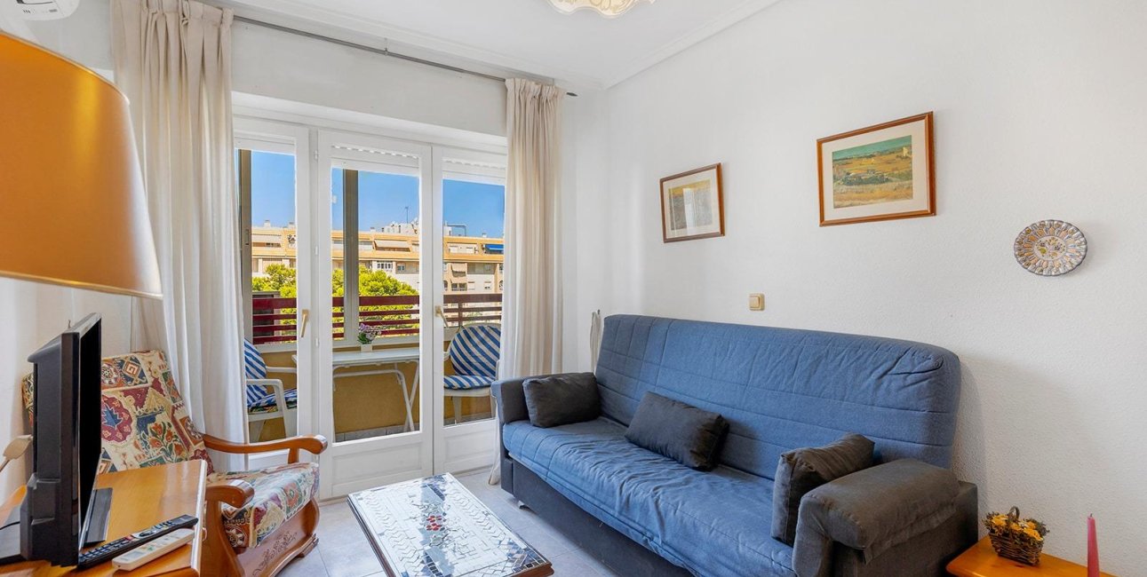 Resale - Apartment / flat -
Torrevieja - Centro