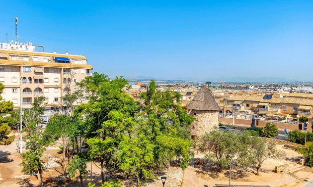 Resale - Apartment / flat -
Torrevieja - Centro