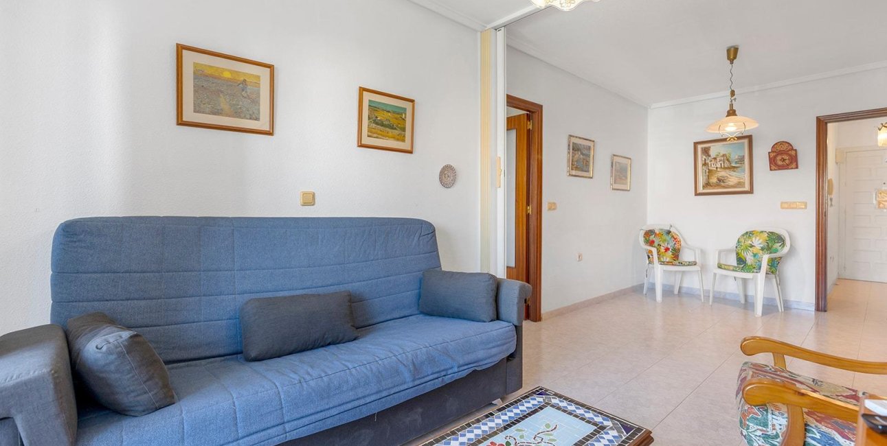 Resale - Apartment / flat -
Torrevieja - Centro