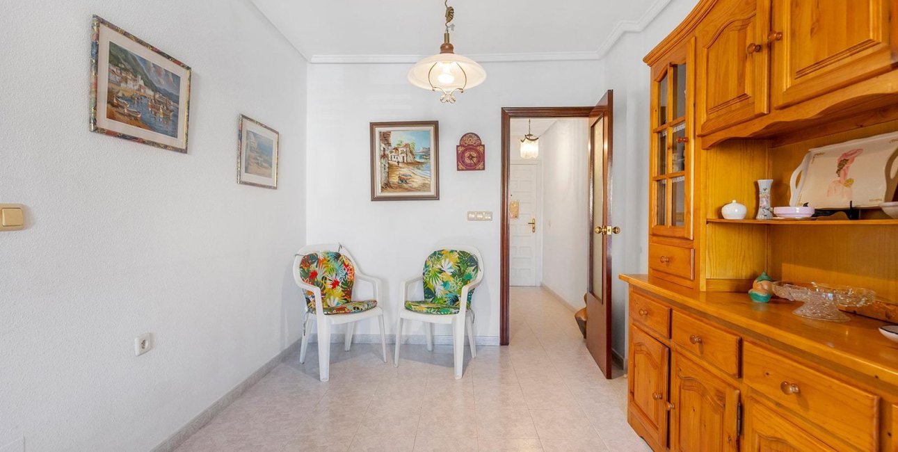 Resale - Apartment / flat -
Torrevieja - Centro