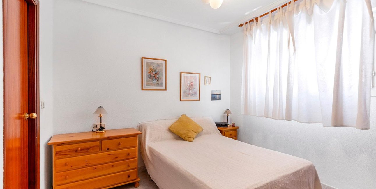 Resale - Apartment / flat -
Torrevieja - Centro