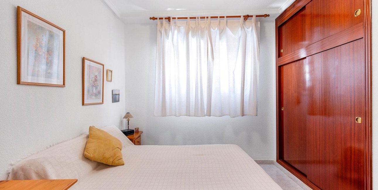 Resale - Apartment / flat -
Torrevieja - Centro