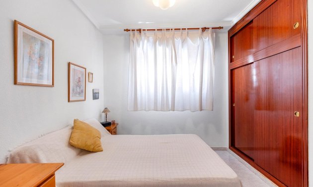 Resale - Apartment / flat -
Torrevieja - Centro
