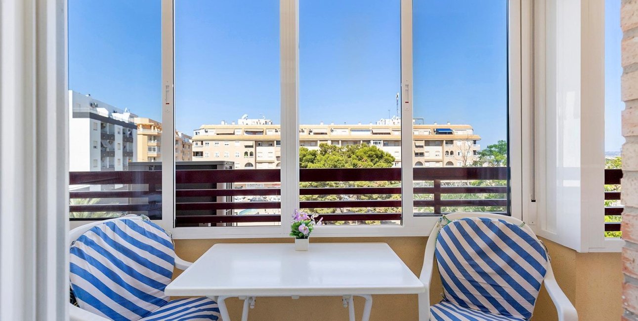 Resale - Apartment / flat -
Torrevieja - Centro