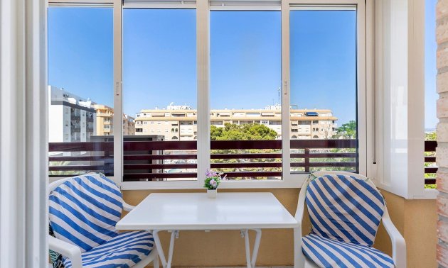 Resale - Apartment / flat -
Torrevieja - Centro