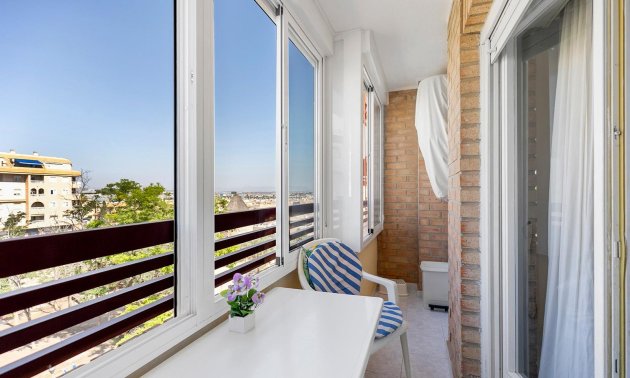 Resale - Apartment / flat -
Torrevieja - Centro