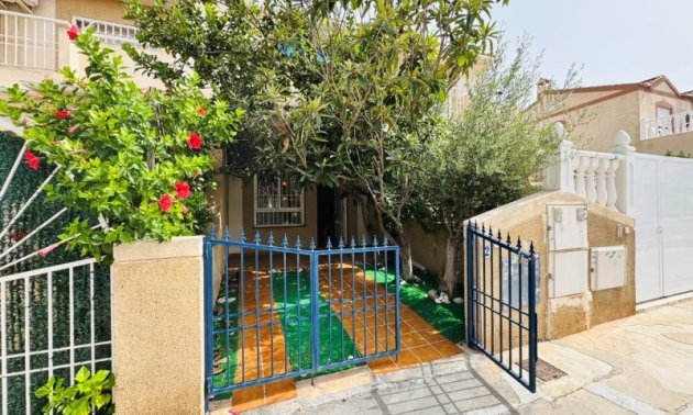 Resale - Duplex -
Torrevieja - Aguas Nuevas