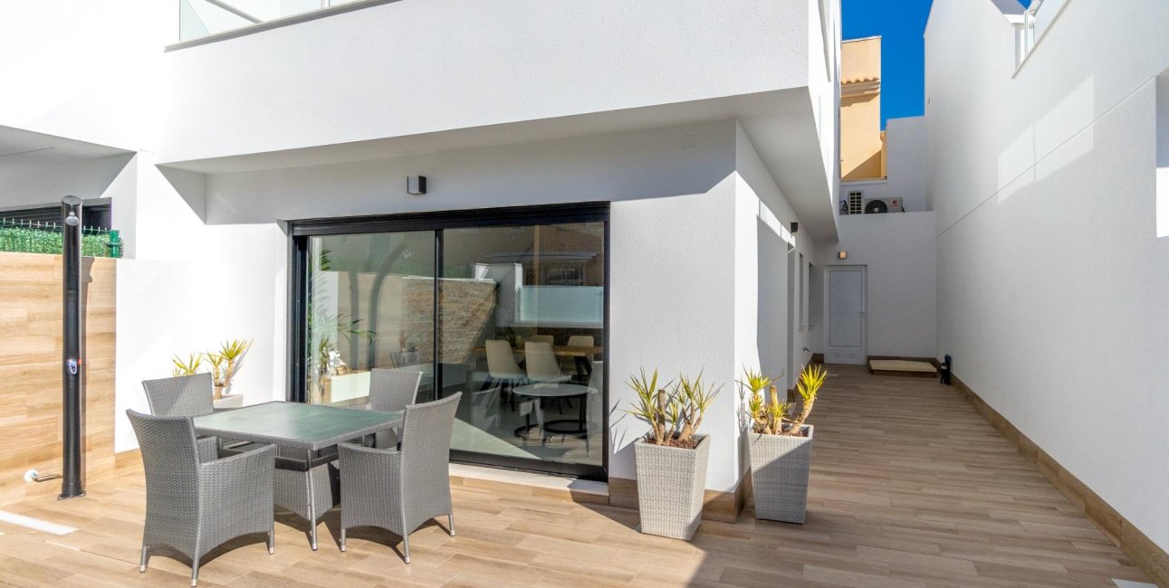 Obra nueva - Villa -
San Pedro del Pinatar - Polideportivo