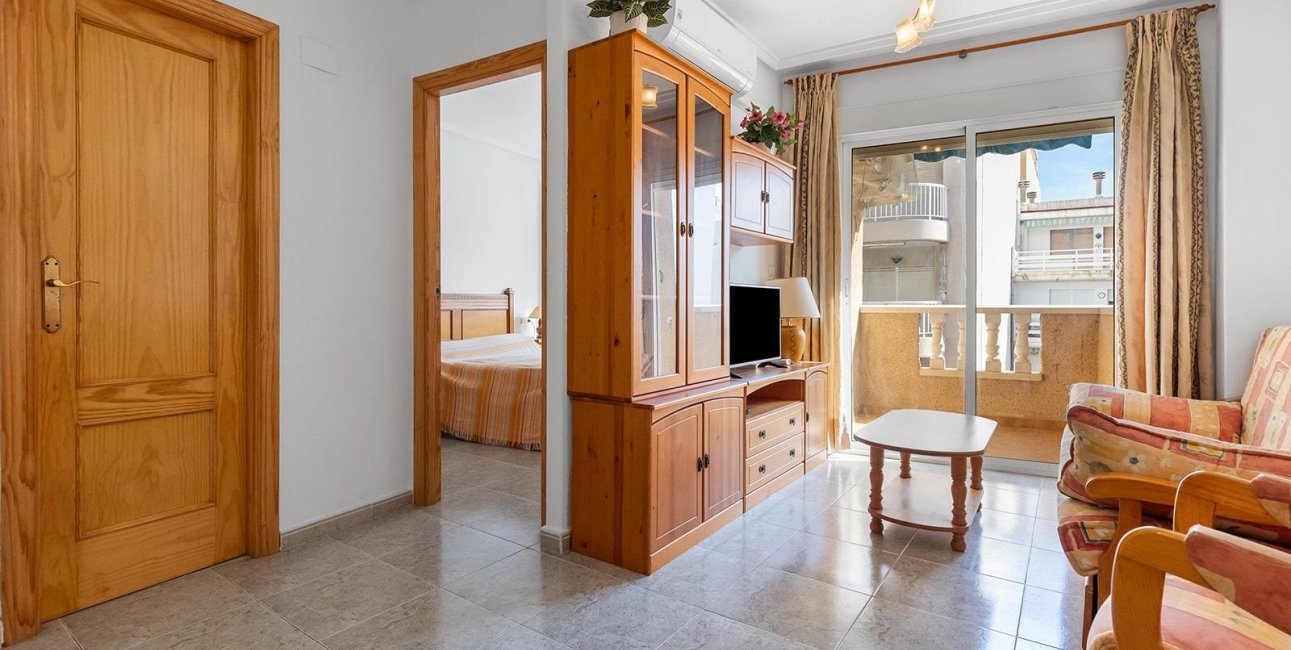 Resale - Apartment / flat -
Torrevieja - Centro