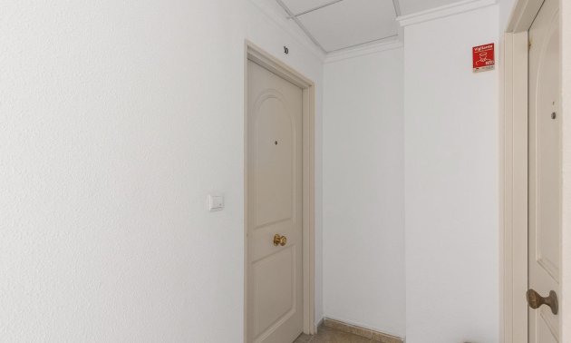 Resale - Apartment / flat -
Torrevieja - Centro