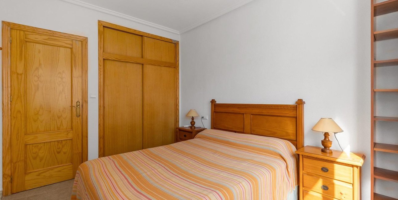 Resale - Apartment / flat -
Torrevieja - Centro