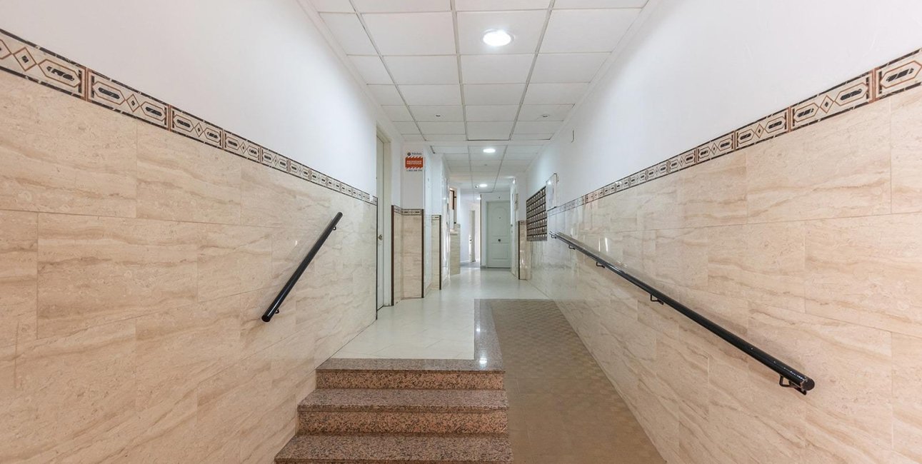 Resale - Apartment / flat -
Torrevieja - Centro