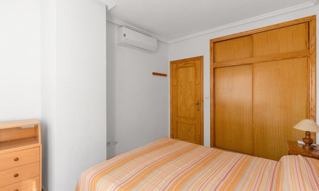 Resale - Apartment / flat -
Torrevieja - Centro