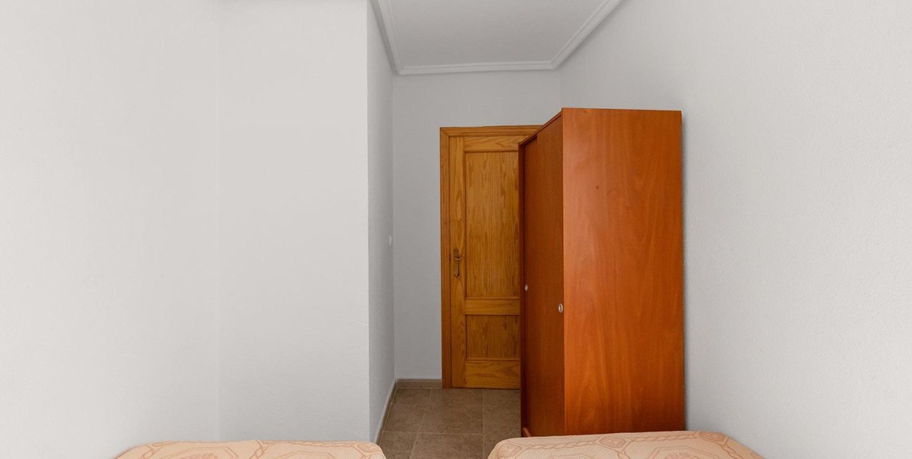 Resale - Apartment / flat -
Torrevieja - Centro