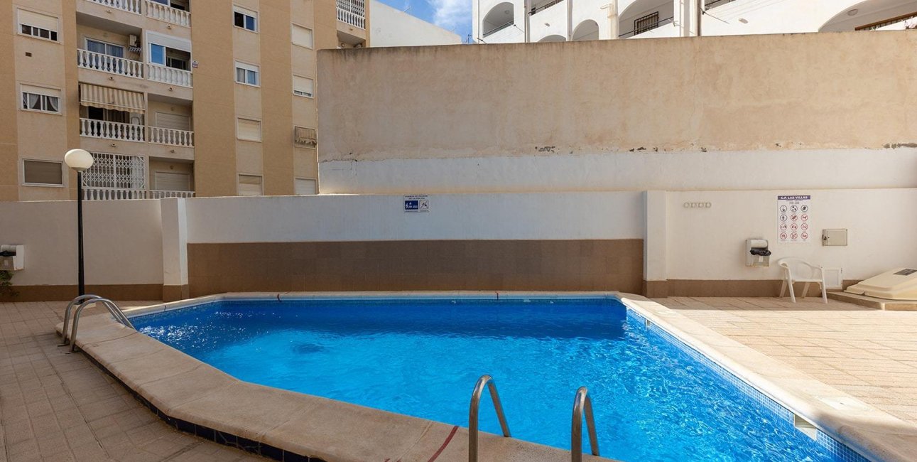 Resale - Apartment / flat -
Torrevieja - Centro
