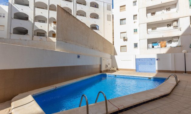 Resale - Apartment / flat -
Torrevieja - Centro
