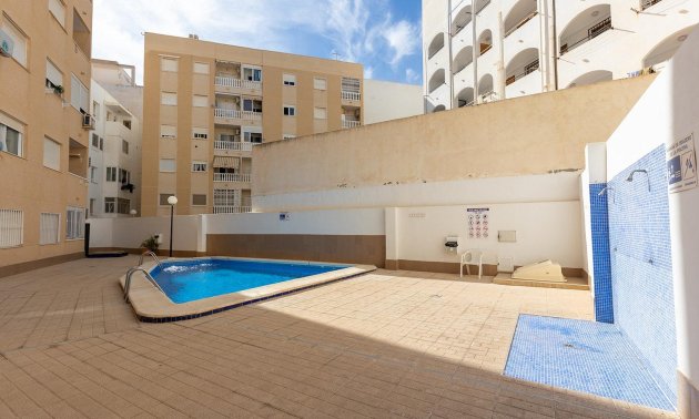 Resale - Apartment / flat -
Torrevieja - Centro