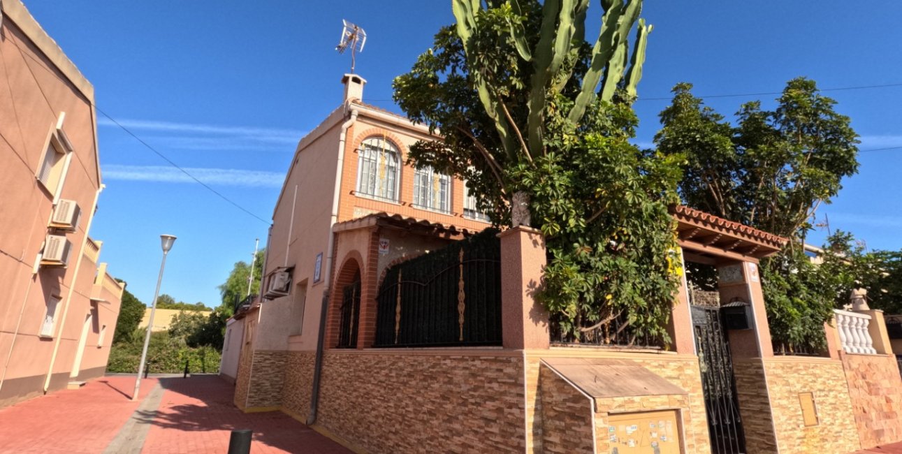 Resale - Townhouse -
Torrevieja - Acequion