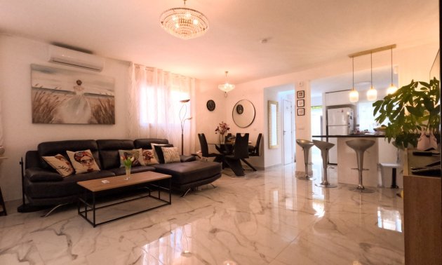 Resale - Townhouse -
Torrevieja - Acequion