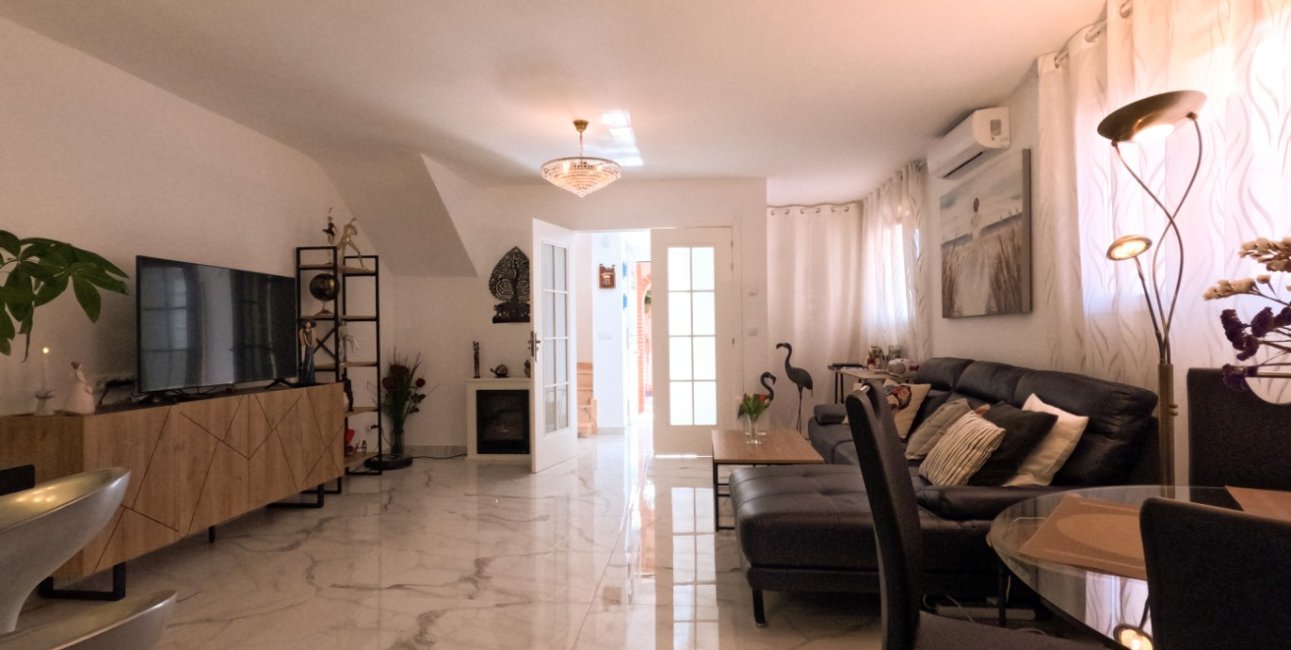 Resale - Townhouse -
Torrevieja - Acequion