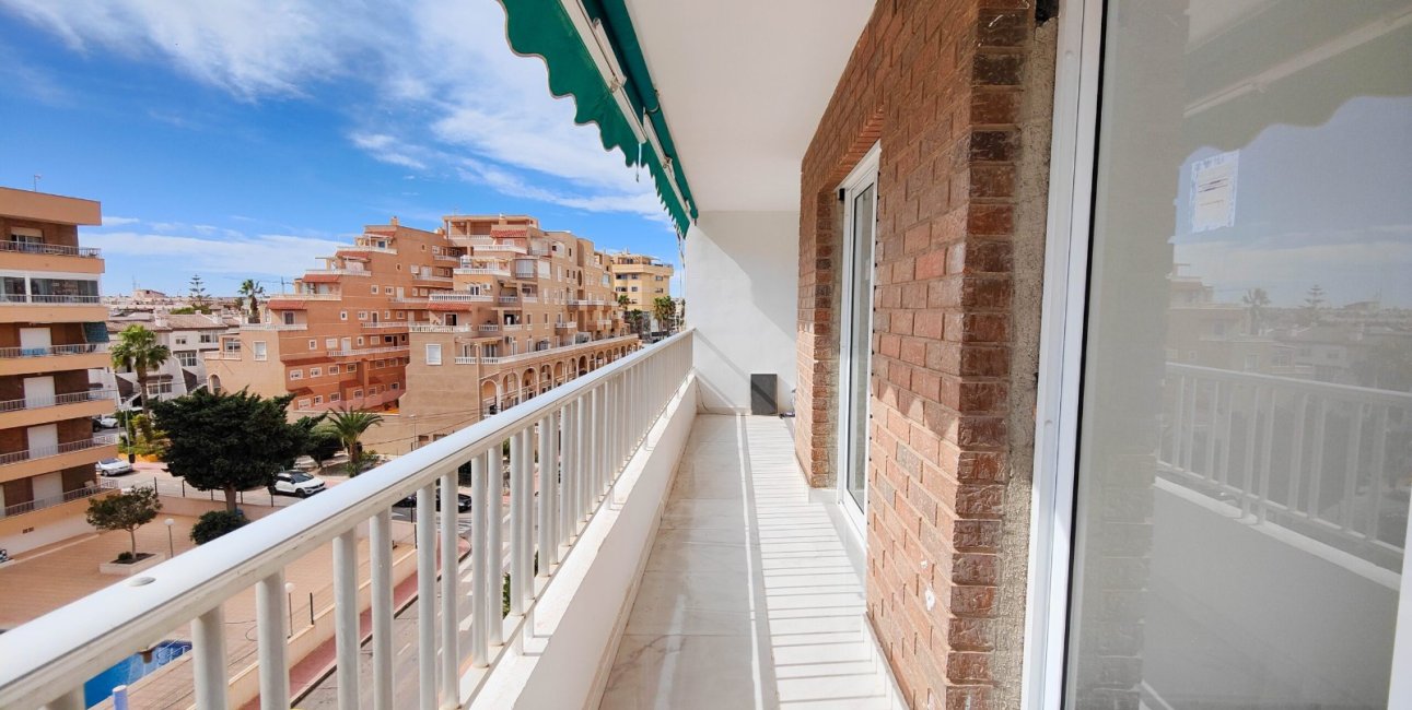 Resale - Apartment / flat -
Orihuela Costa - Punta Prima