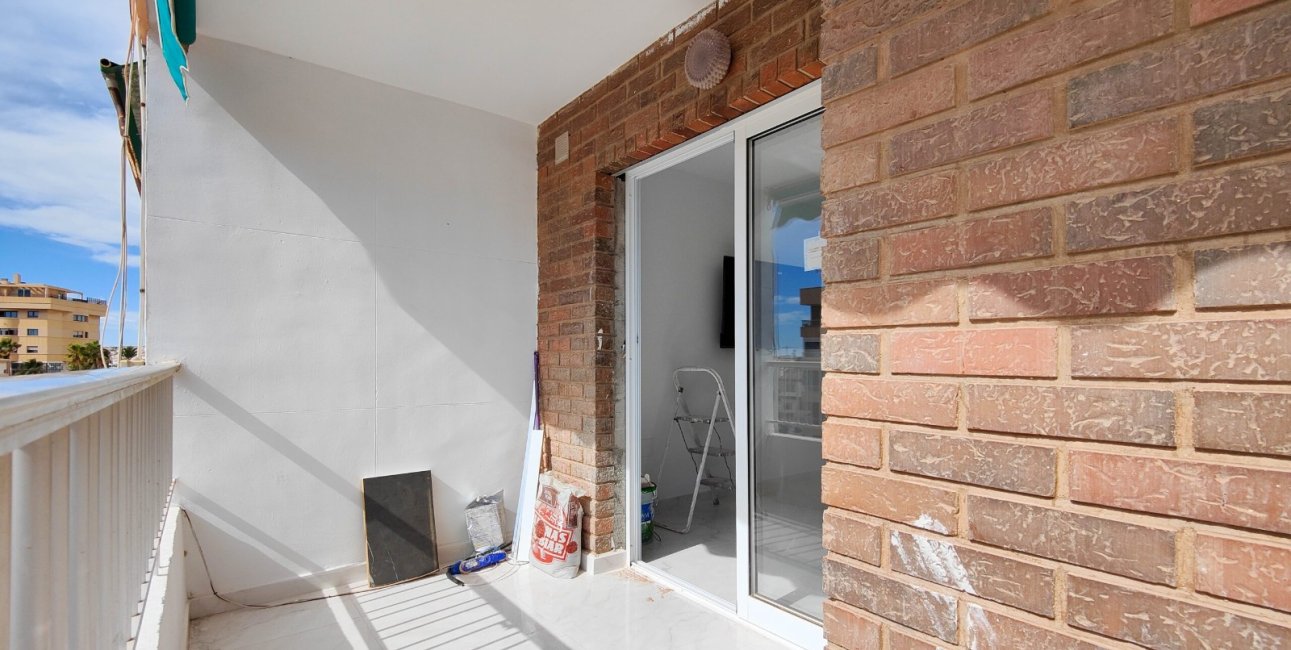 Resale - Apartment / flat -
Orihuela Costa - Punta Prima