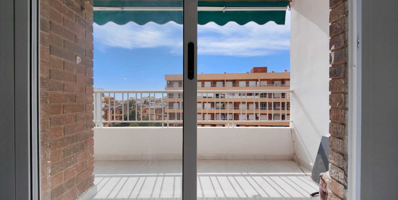 Resale - Apartment / flat -
Orihuela Costa - Punta Prima