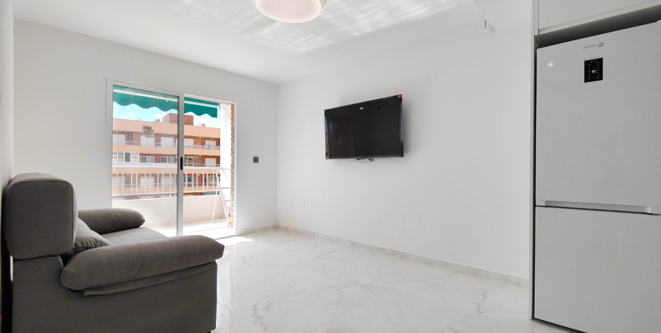 Resale - Apartment / flat -
Orihuela Costa - Punta Prima