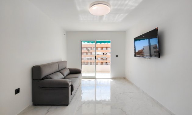 Resale - Apartment / flat -
Orihuela Costa - Punta Prima