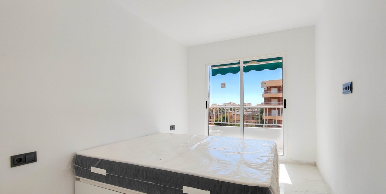 Resale - Apartment / flat -
Orihuela Costa - Punta Prima