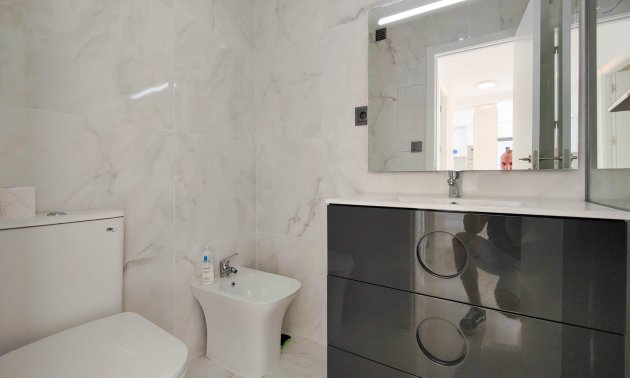 Resale - Apartment / flat -
Orihuela Costa - Punta Prima