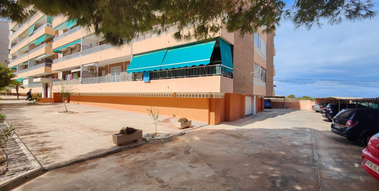 Resale - Apartment / flat -
Orihuela Costa - Punta Prima