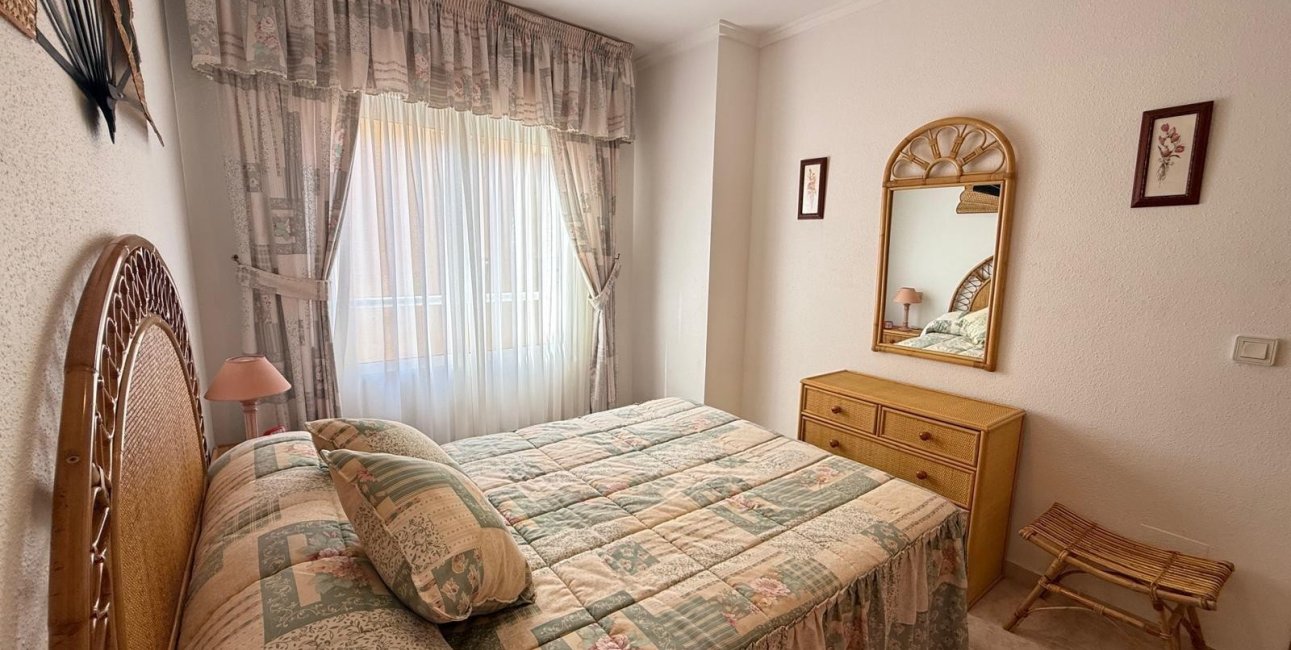 Resale - Apartment / flat -
Torrevieja - Playa del Cura