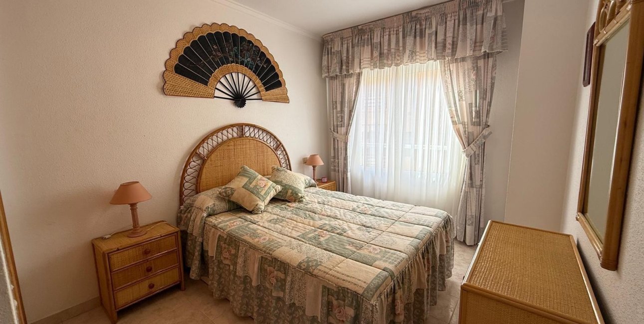 Resale - Apartment / flat -
Torrevieja - Playa del Cura