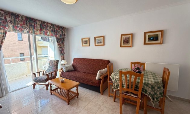 Resale - Apartment / flat -
Torrevieja - Playa del Cura
