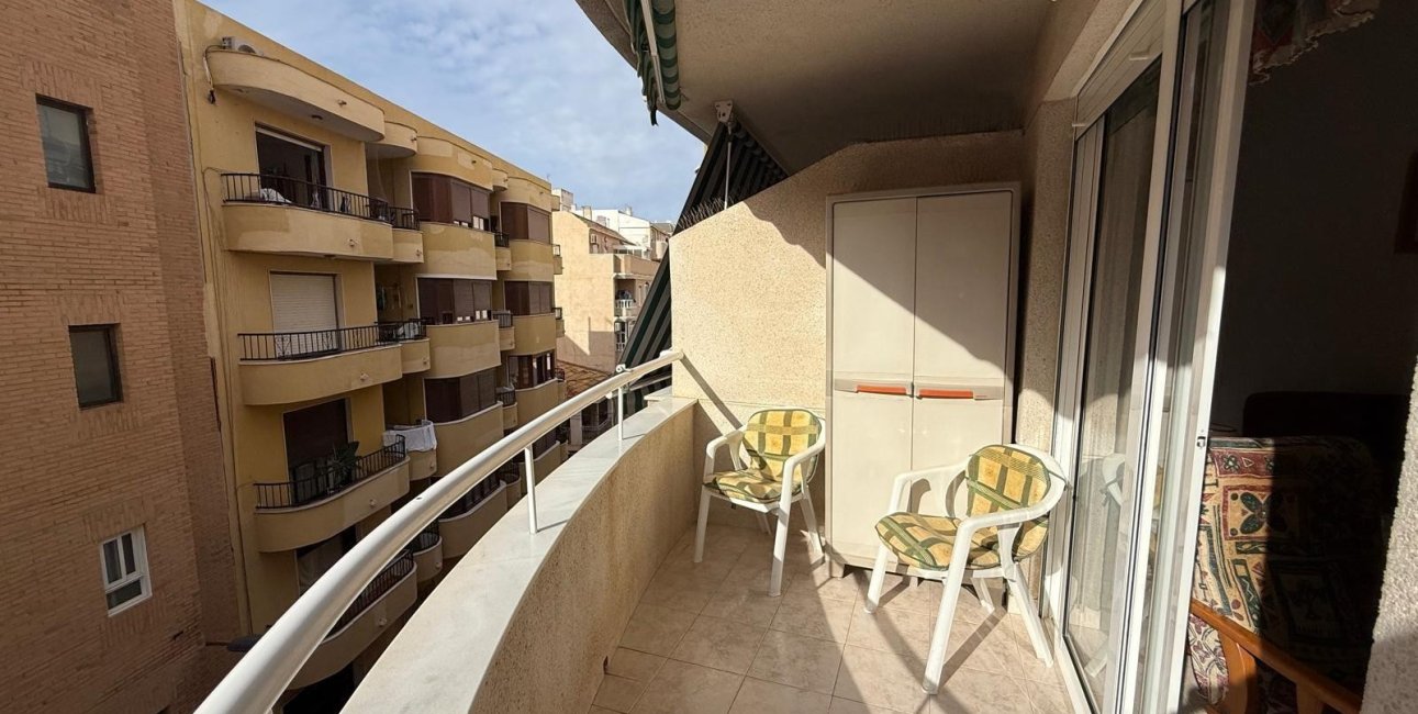 Resale - Apartment / flat -
Torrevieja - Playa del Cura