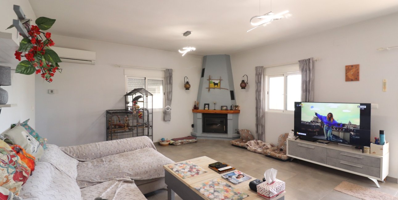 Resale - Country House -
Orihuela - La Campaneta