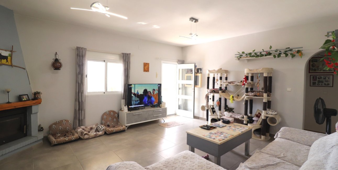 Resale - Country House -
Orihuela - La Campaneta