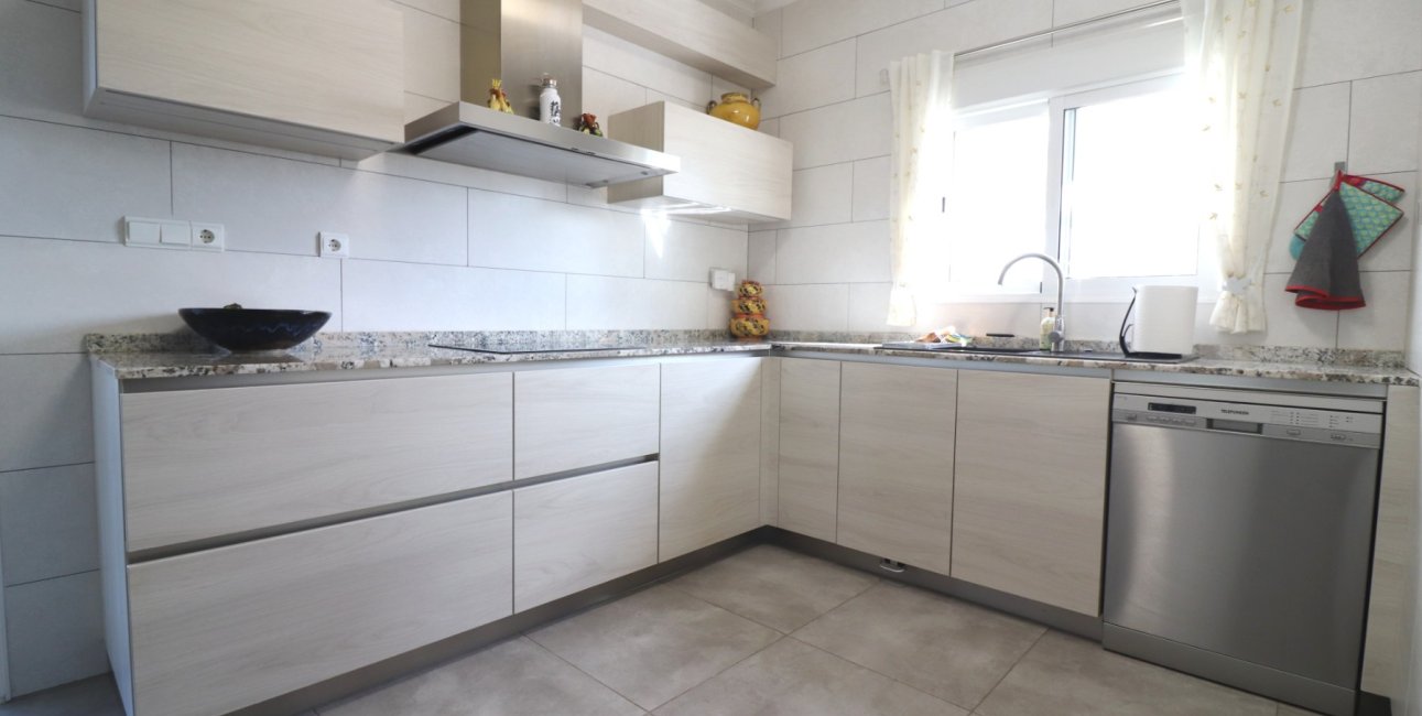 Resale - Country House -
Orihuela - La Campaneta