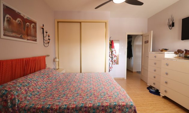 Resale - Country House -
Orihuela - La Campaneta