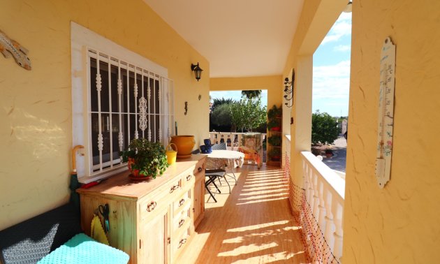 Resale - Country House -
Orihuela - La Campaneta
