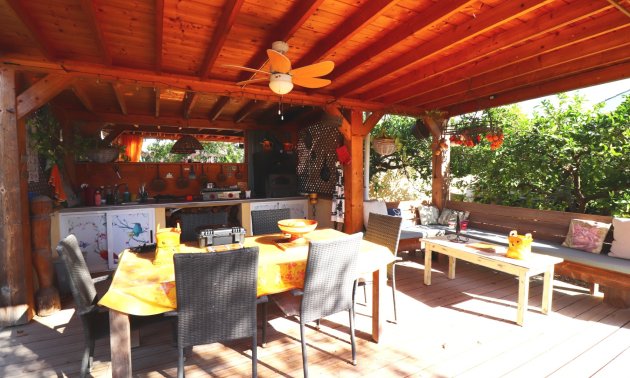 Resale - Country House -
Orihuela - La Campaneta