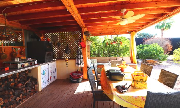 Resale - Country House -
Orihuela - La Campaneta