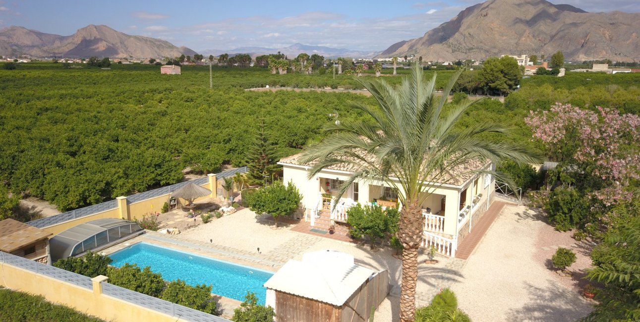 Resale - Country House -
Orihuela - La Campaneta