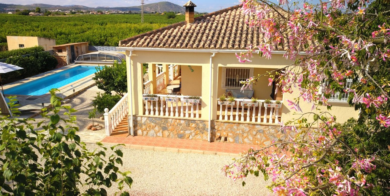 Resale - Country House -
Orihuela - La Campaneta